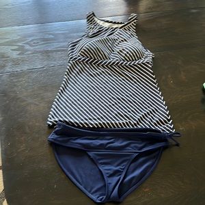 Athleta striped tankini-excellent condition